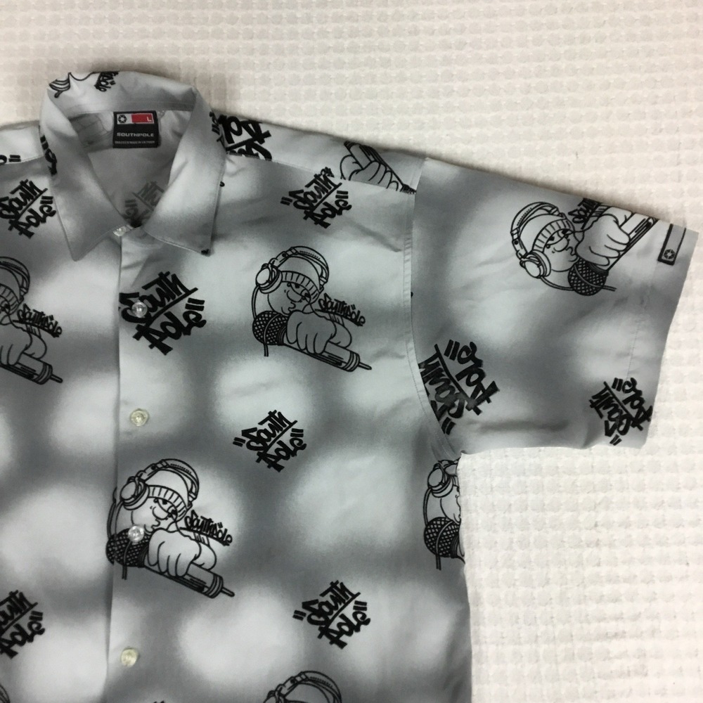Southpole Mens Large Short Sleeve Button Up Shirt Gray Graffiti Hip Hop MC Print - Picture 2 of 10